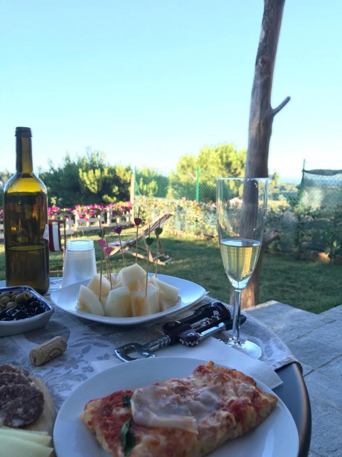 La Trave Bed & Breakfast Montecosaro  Bagian luar foto